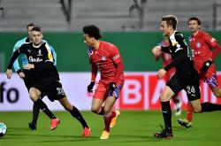 包含转会期欧超杯焦点战；门兴格拉德巴赫队长鼓劲；赛场秩序良好；团队化学反应显著的词条-多米官网入口